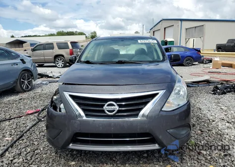 2015 Nissan Versa S z USA, uszkodzony, nr VIN 3N1CN7AP7FL956108